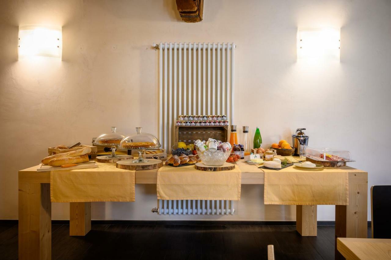 B&B Antica Residenza Centro Storico Tirano Bagian luar foto