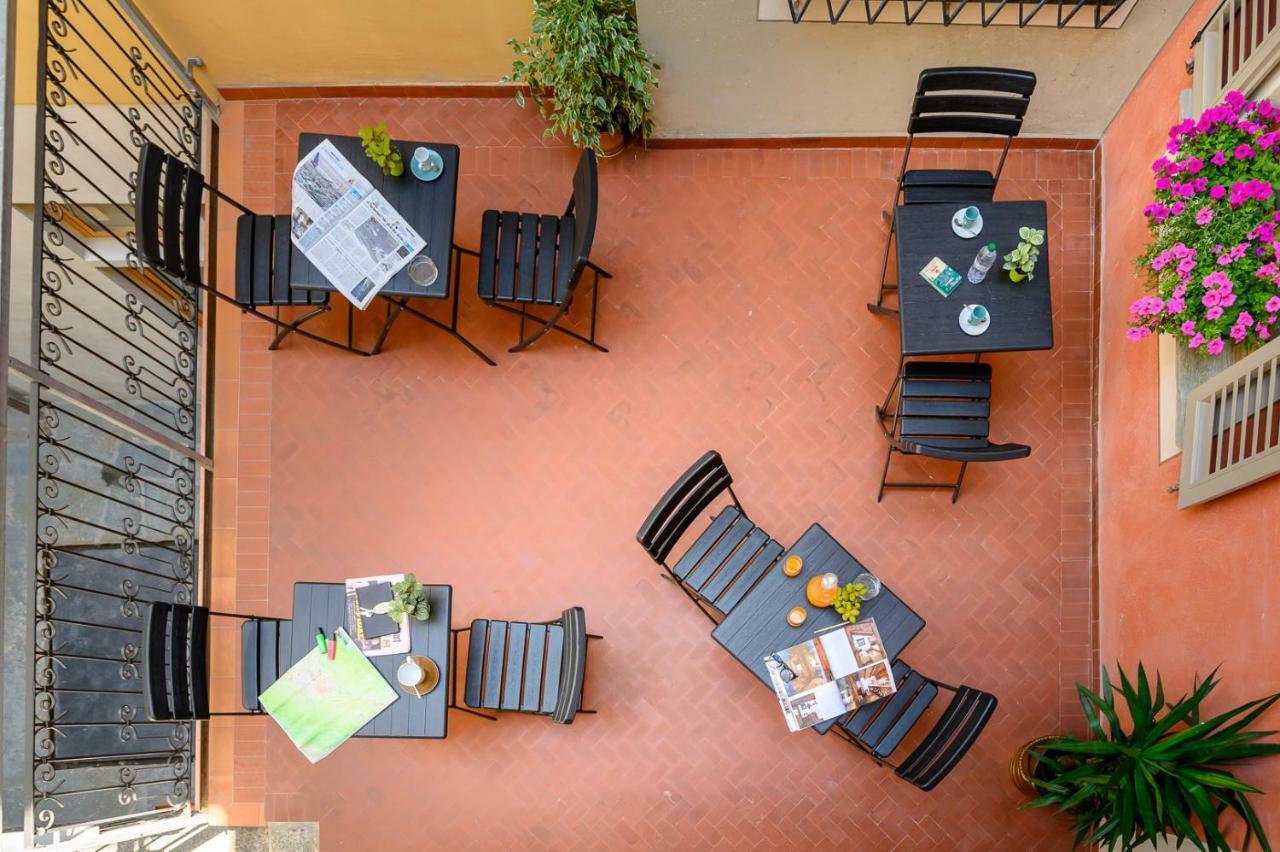 B&B Antica Residenza Centro Storico Tirano Bagian luar foto