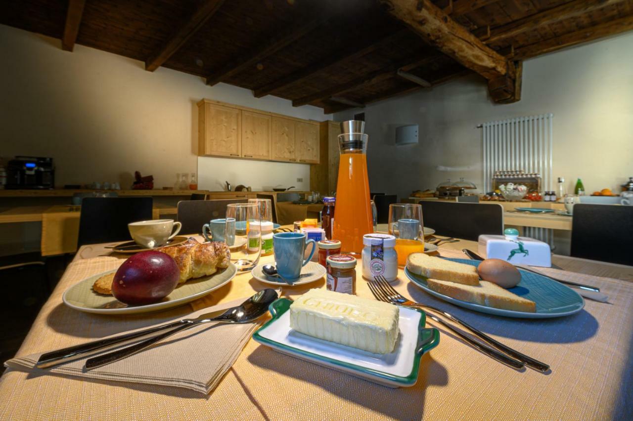 B&B Antica Residenza Centro Storico Tirano Bagian luar foto