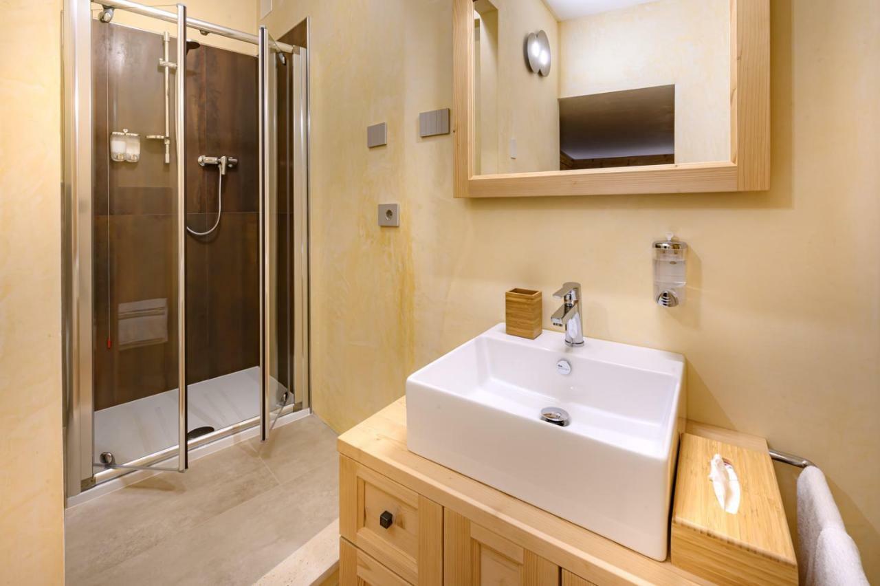 B&B Antica Residenza Centro Storico Tirano Bagian luar foto